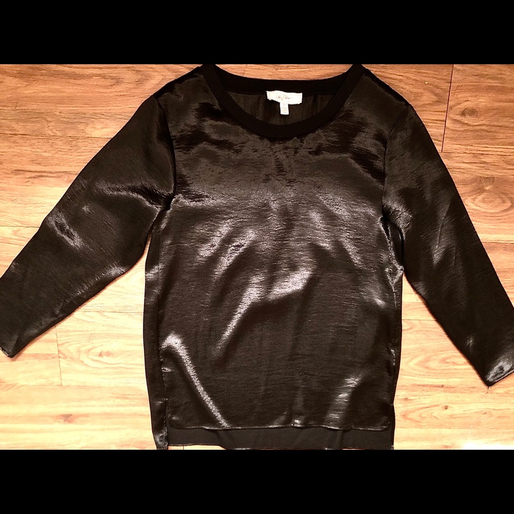 Black 1/4 Length Sleeve Shirt-Never Worn